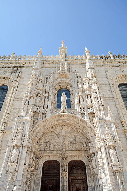 mosteiro dos jeronimos – kloster mosteiro dos jerónimos, belém in lissabon, portugal - lisbon portugal portugal gazebo observation point stock-fotos und bilder