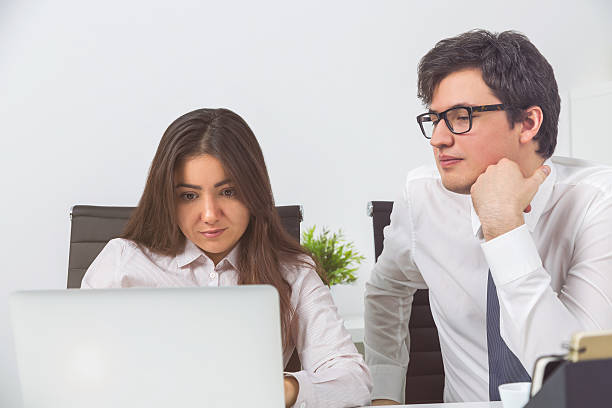 istock Businesspeople laptop 527891670