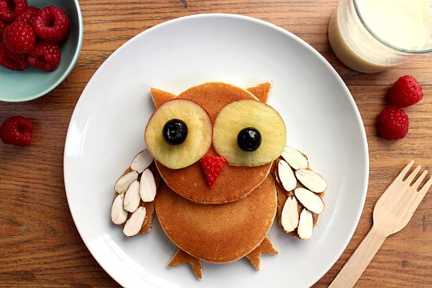 istock Cute owl pancake kids breakfast 527892470