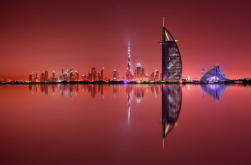 Reflexión Horizonte de Dubai, Dubai, Emiratos Árabes Unidos photo