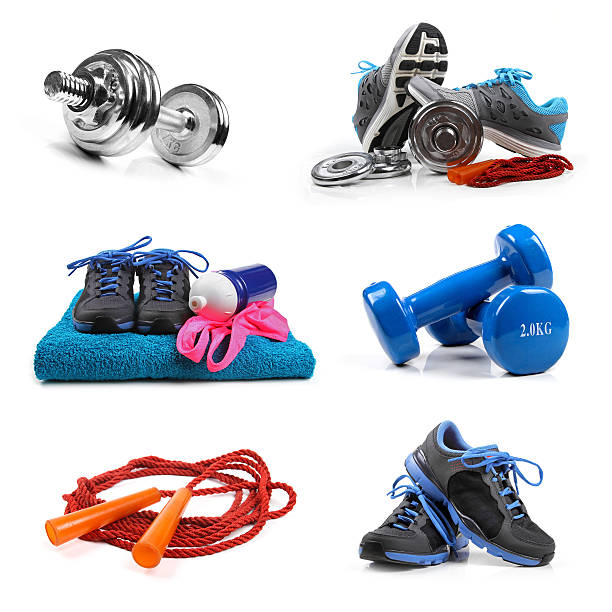 attrezzature fitness di oggetti isolato su bianco - attrezzatura sportiva foto e immagini stock