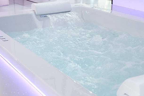 istock Luxury hot tub bathtub 528048788