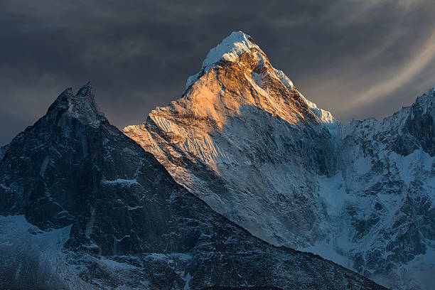 istock Majestic snowy mountain peak 528058784