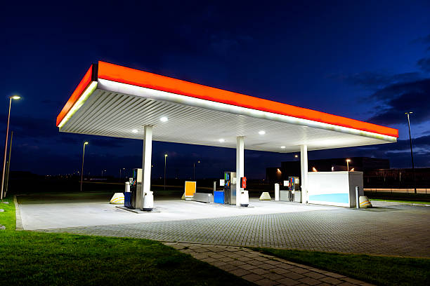 розничная бензин станции - gazoline стоковые фото и изображения