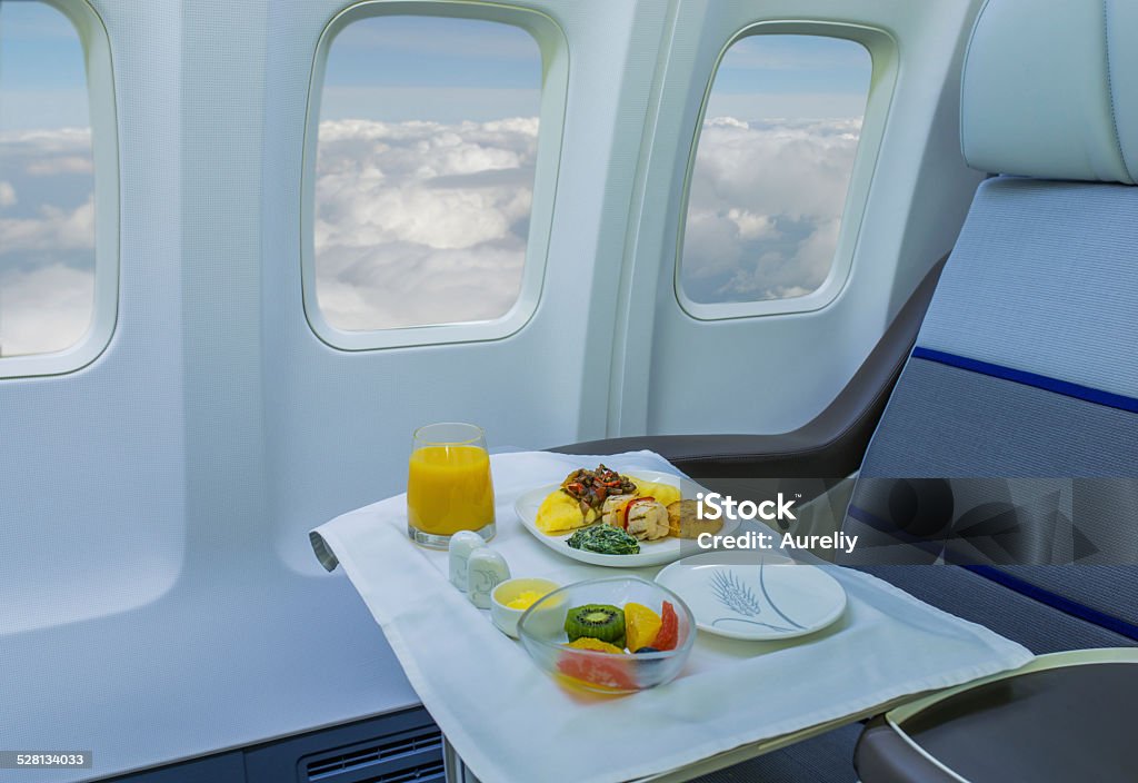 Mittagessen an Bord des Flugzeug - Lizenzfrei Flugzeugessen Stock-Foto