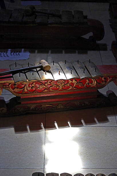 Sarun Instrument 40+ Xylophone Musical Instrument Gamelan Yogyakarta Stock Photos ...
