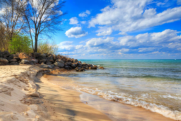 evanston farol beach - lago michigan imagens e fotografias de stock