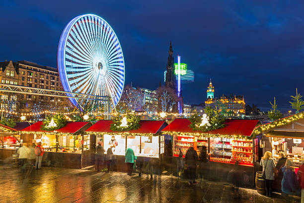 istock Christmas Markets, Edinburgh, Scotland 528153121