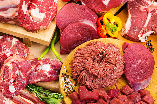 ассорти сырой мяса - veal raw meat pink стоковые фото и изображения