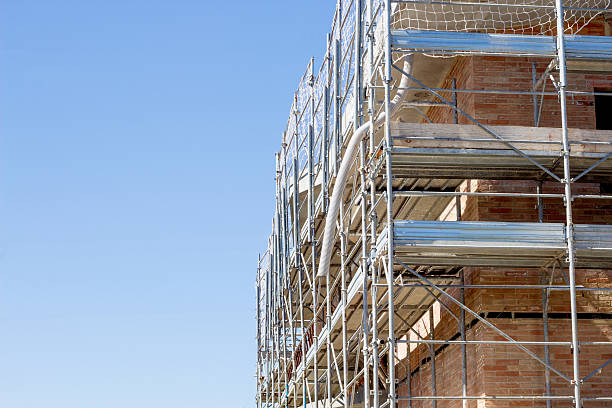 istock scaffolding in the sky 528213965