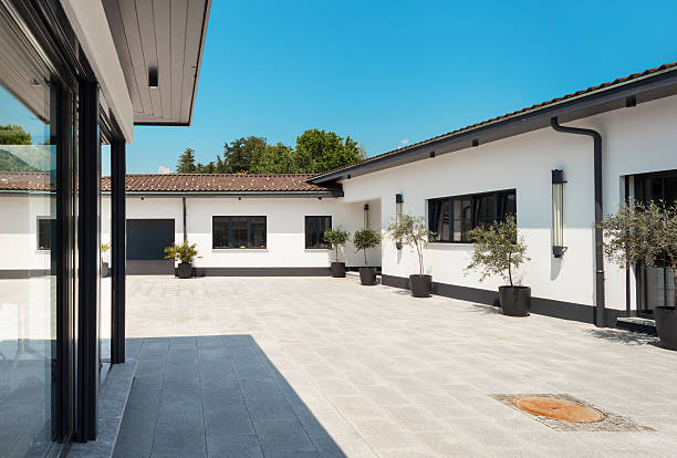 istock white house, outdoors 528216331