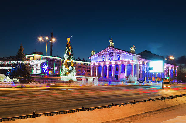 istock Evening New Year's city 528243227