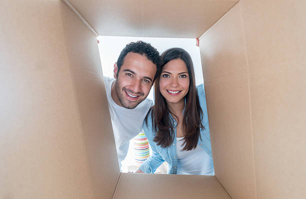 istock Couple moving house 528304144