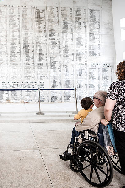 uss arizona memorial - mahnmal uss arizona stock-fotos und bilder