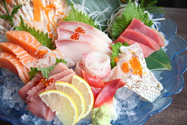 Nieprzetworzone owoce morza sashimi zestaw – zdjęcie