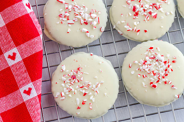 istock Chocolate Peppermint Holiday Cookies 528359125