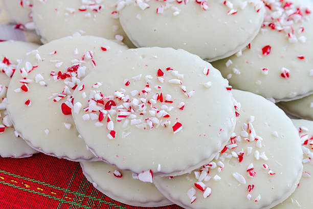 istock Chocolate Peppermint Holiday Cookies 528362239