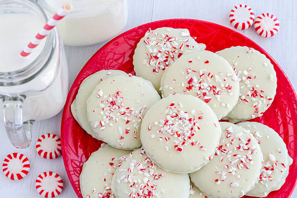 istock Chocolate Peppermint Holiday Cookies 528362303