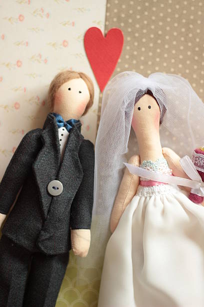 istock dolls, wedding and red heart 528394683