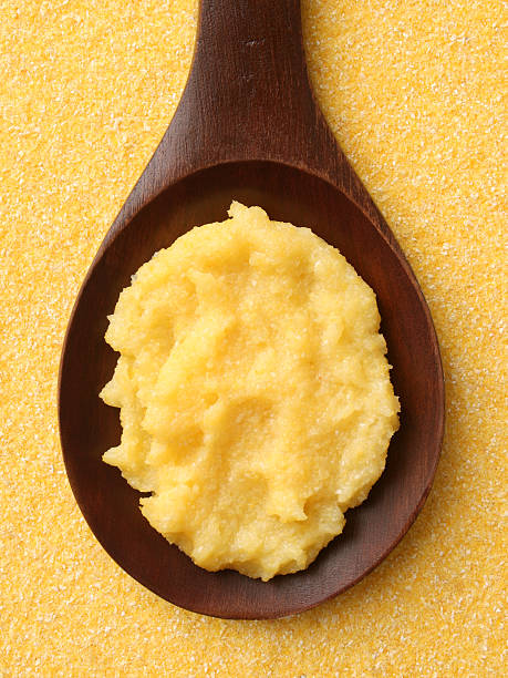 コーンミール、コーンフラワー - polenta ストックフォトと画像