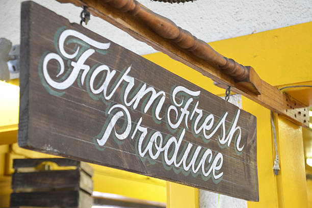 istock Farm Fresh Produce Sign 528423976