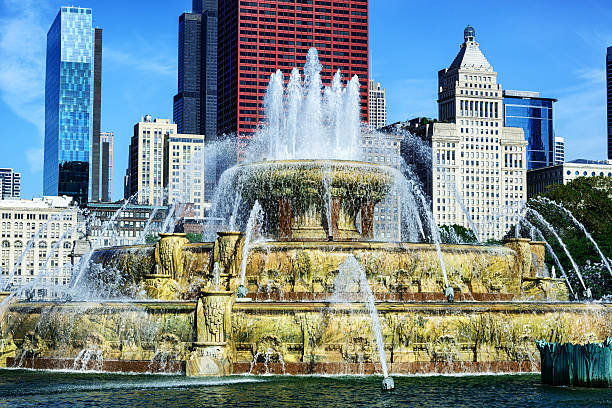 ランドマークの噴水のあるグランドパークやシカゴ - grounds city life park grant park ストックフォトと画像