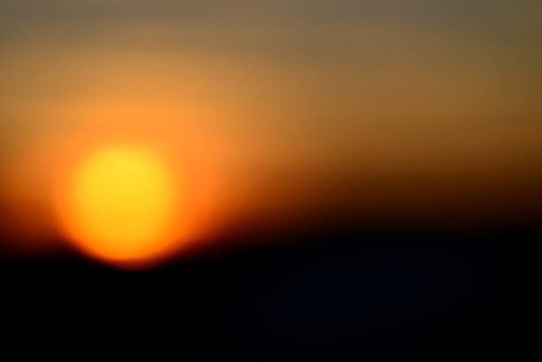 istock Out of Focus Sunset 528425629