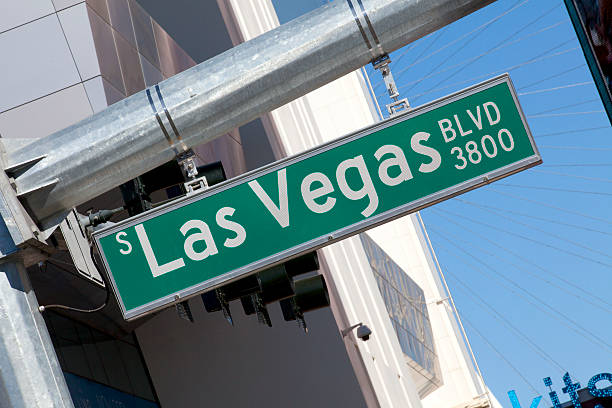 istock Las Vegas Boulevard  Sign 528428351