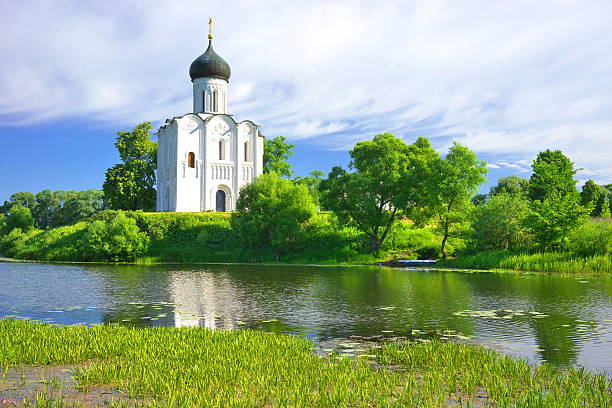 istock Church of the Intercession in Bogolyubovo 528432394