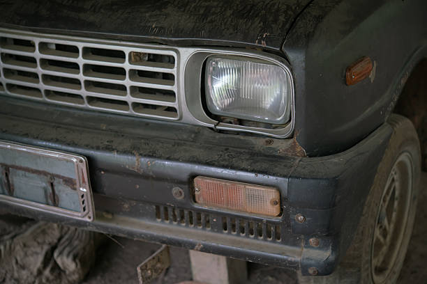 istock Detail of the front headlight 528434462