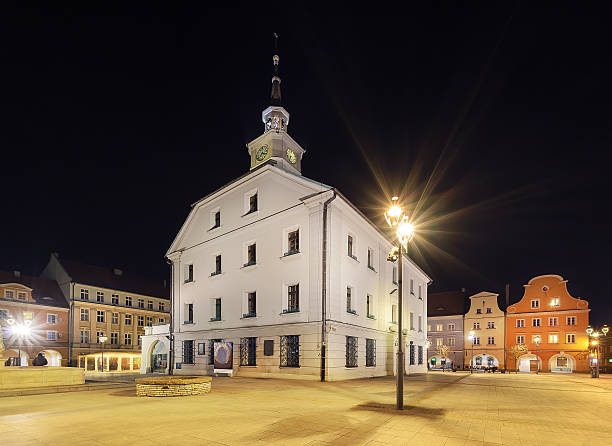 istock Market square in Gliwice with town hall in the evening 528443732