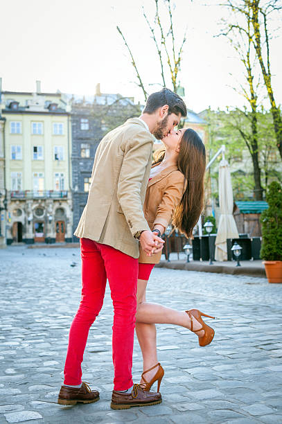 istock couple dating in city 528479454