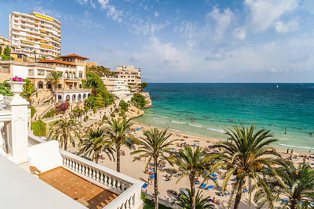 istock Bay with a beach and hotels in Mallorca 528527879