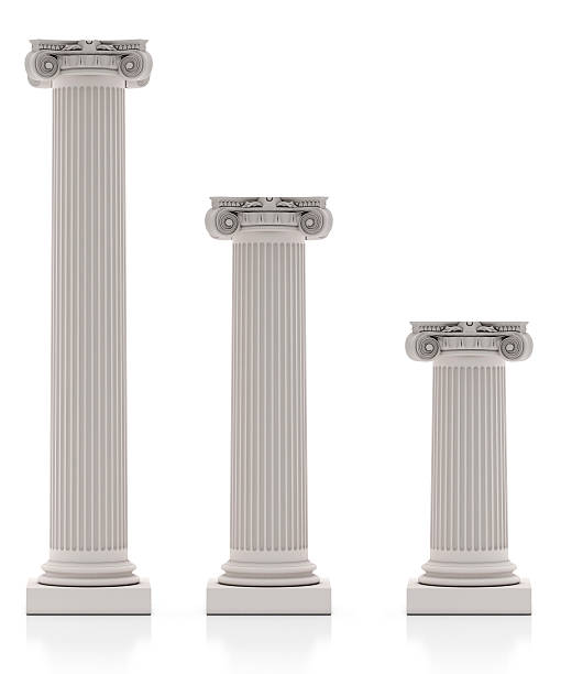 piliers grecs trois tailles, isolé sur fond blanc - column greece pedestal classical greek photos et images de collection