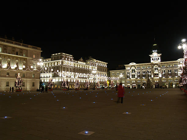 istock Christmas in Piazza Unita' 528533921