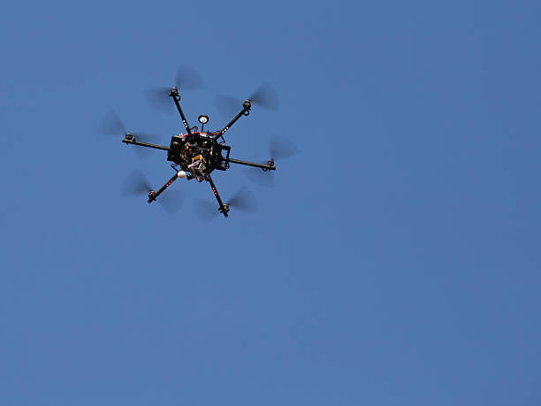 istock geksakopter powerful black flies in the sky 528554748
