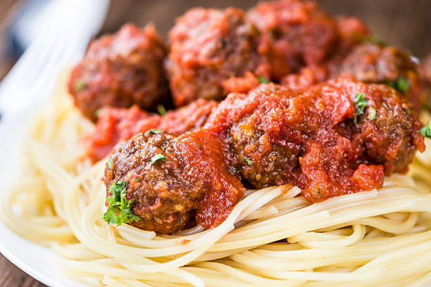 istock Spaghetti with Meatballs and Tomato Sauce 528561332