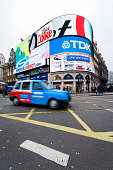 london-taxi-fahren-sie-am-piccadilly-circus.jpg?b=1&s=170x170&k=20&c=scQK24xRQ2GA5ESzOvw4gYce6h1b2ciH9s44AlKwDIQ=