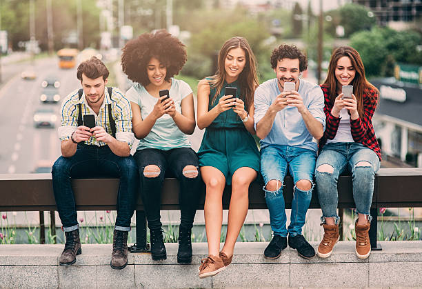 istock Surfing the net in the city 528577724