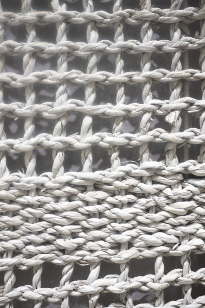 белый плетеные плетеные фон - woven intertwined interlocked straw стоковые фото и изображения
