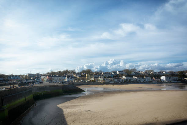istock sunset at saundersfoot beach pembrokeshire 528611030