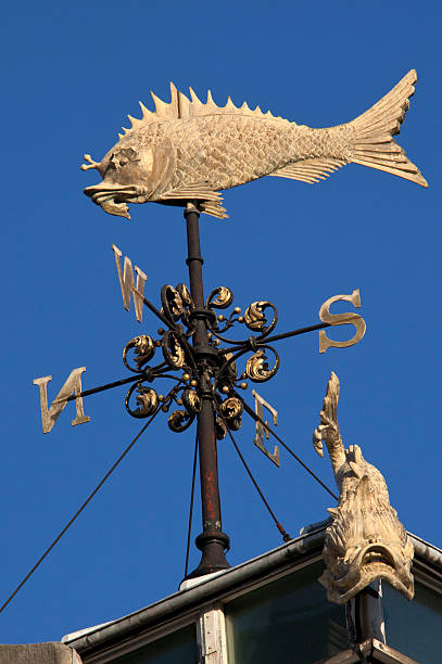 istock Weather Vane - Fish Market - London 528611350