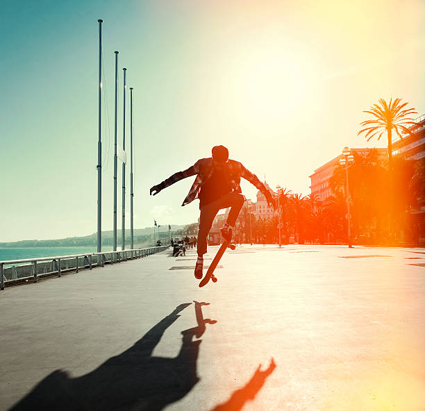 istock Silhouette of skateboarder 528611386