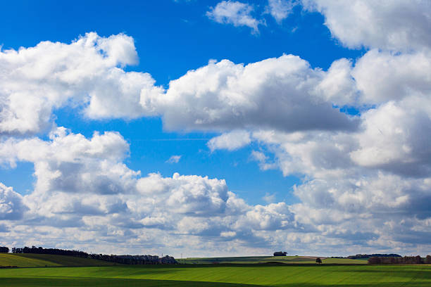istock Beautiful sunny Stonehenge landscape England 528618482