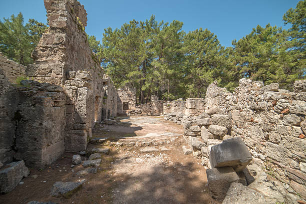 antigo cidade de phaselis, destrict antália, turquia - anatolya imagens e fotografias de stock