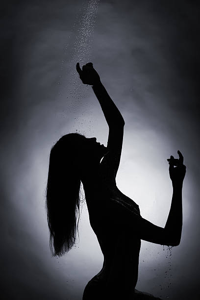 istock Silhouette of the girl 528682925