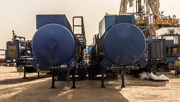 istock Oil tanks on drilling rig 528741066