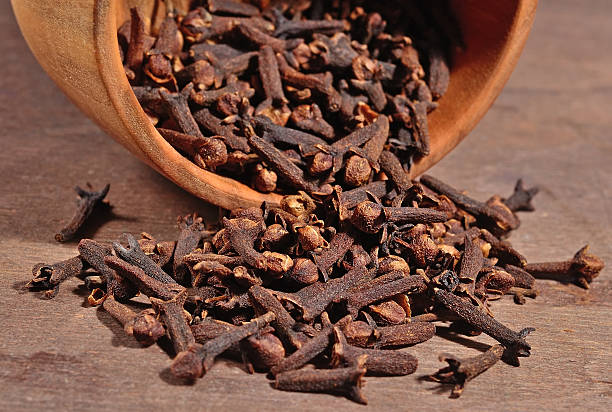 istock Dried clove in a bowl 528766273