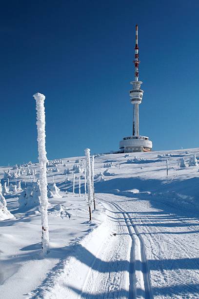 biegi narciarskie ślad nart poniżej praded - czech republic ski winter skiing zdjęcia i obrazy z banku zdjęć