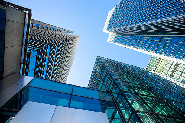 istock Business office building in London, England 528902456